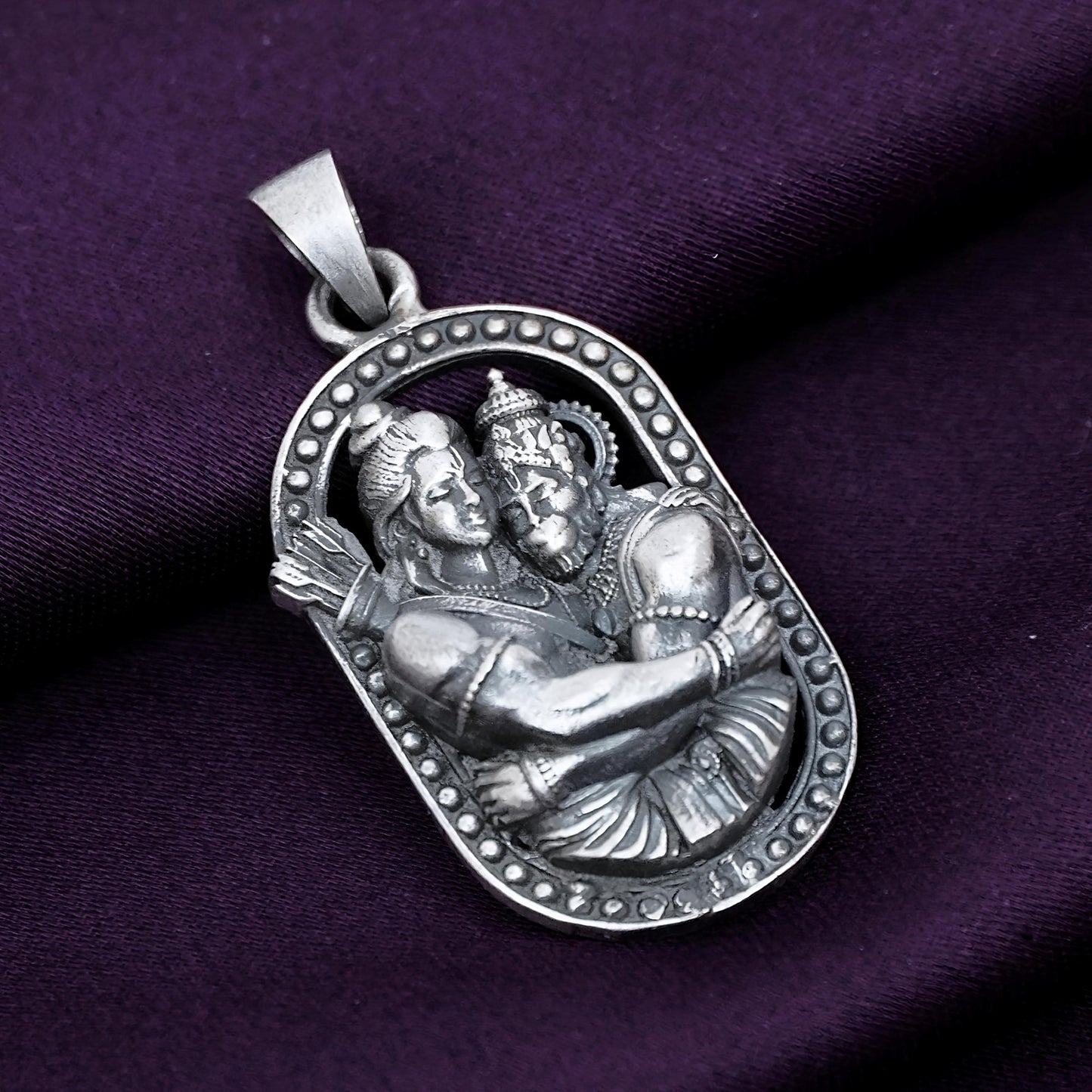 Lord Rama & Hanuman Pendant – Oval Relief (4 cm)