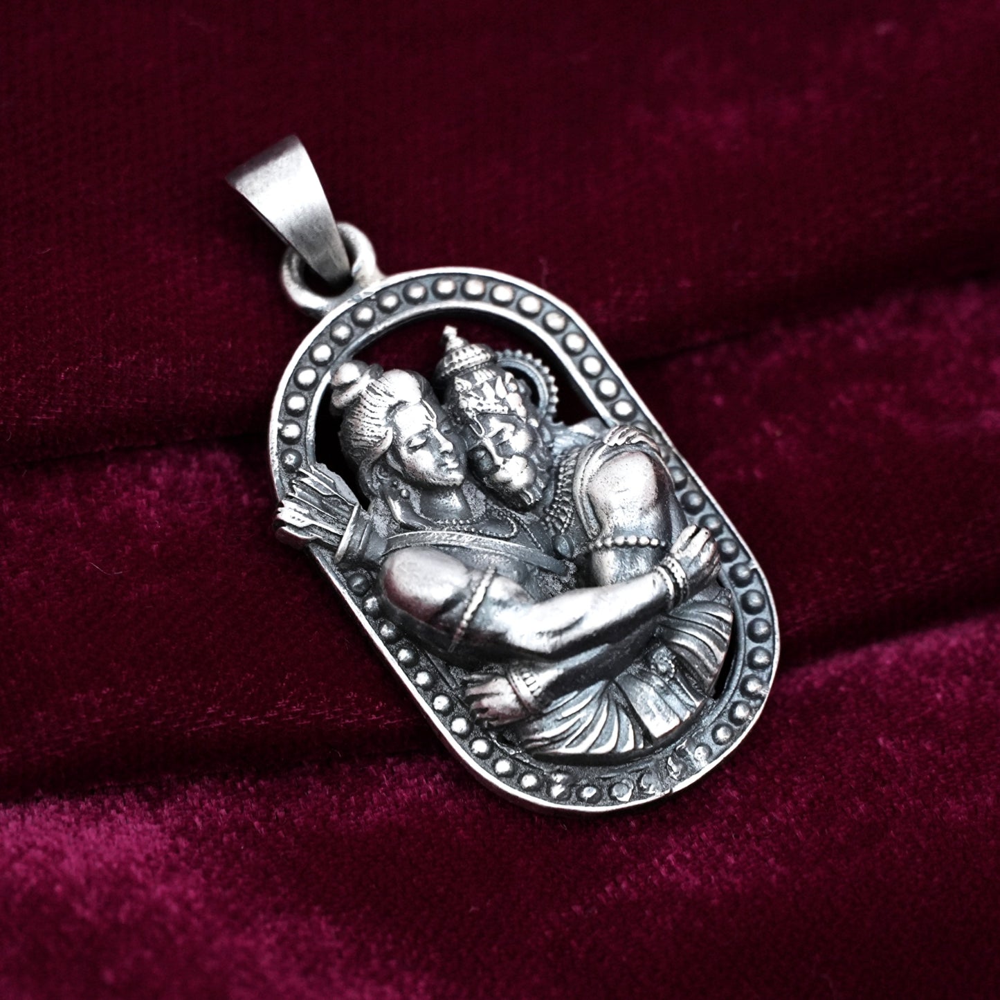 Lord Rama & Hanuman Pendant – Oval Relief (4 cm)