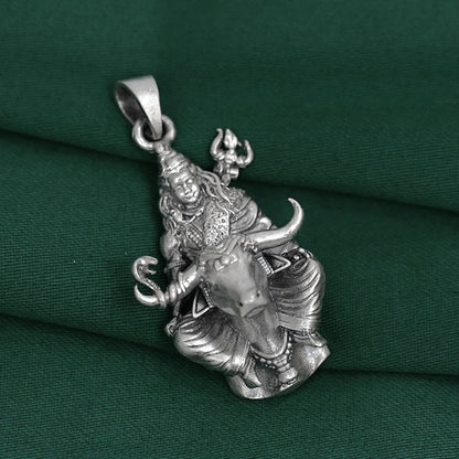 Lord Shiva Pendant – Riding Nandi (3.8 cm)