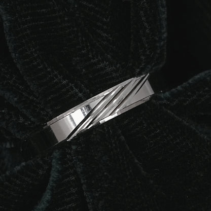 Men’s Sterling Silver Ring – Diagonal Groove Design (Size 25)