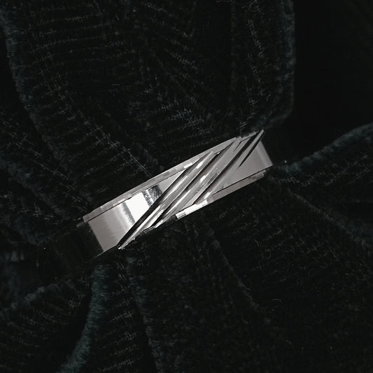Men’s Sterling Silver Ring – Diagonal Groove Design (Size 25)