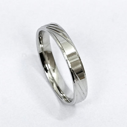 Men’s Sterling Silver Ring – Diagonal Groove Design (Size 25)