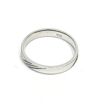 Men’s Sterling Silver Ring – Diagonal Groove Design (Size 25)