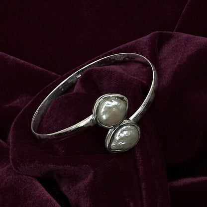 Sterling Silver Bracelet – Real Freshwater Pearl Motif