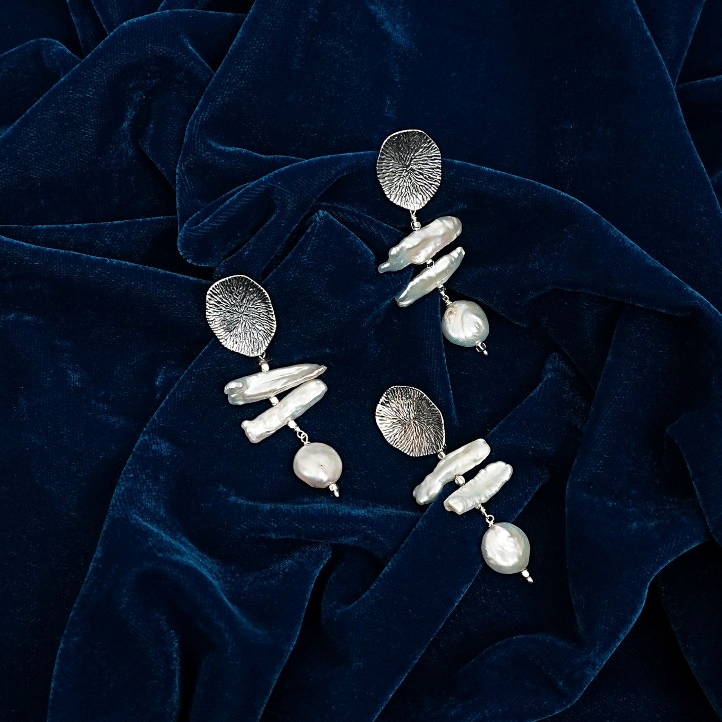 Sterling Silver Pendant Set – Textured Motif with Real Pearls