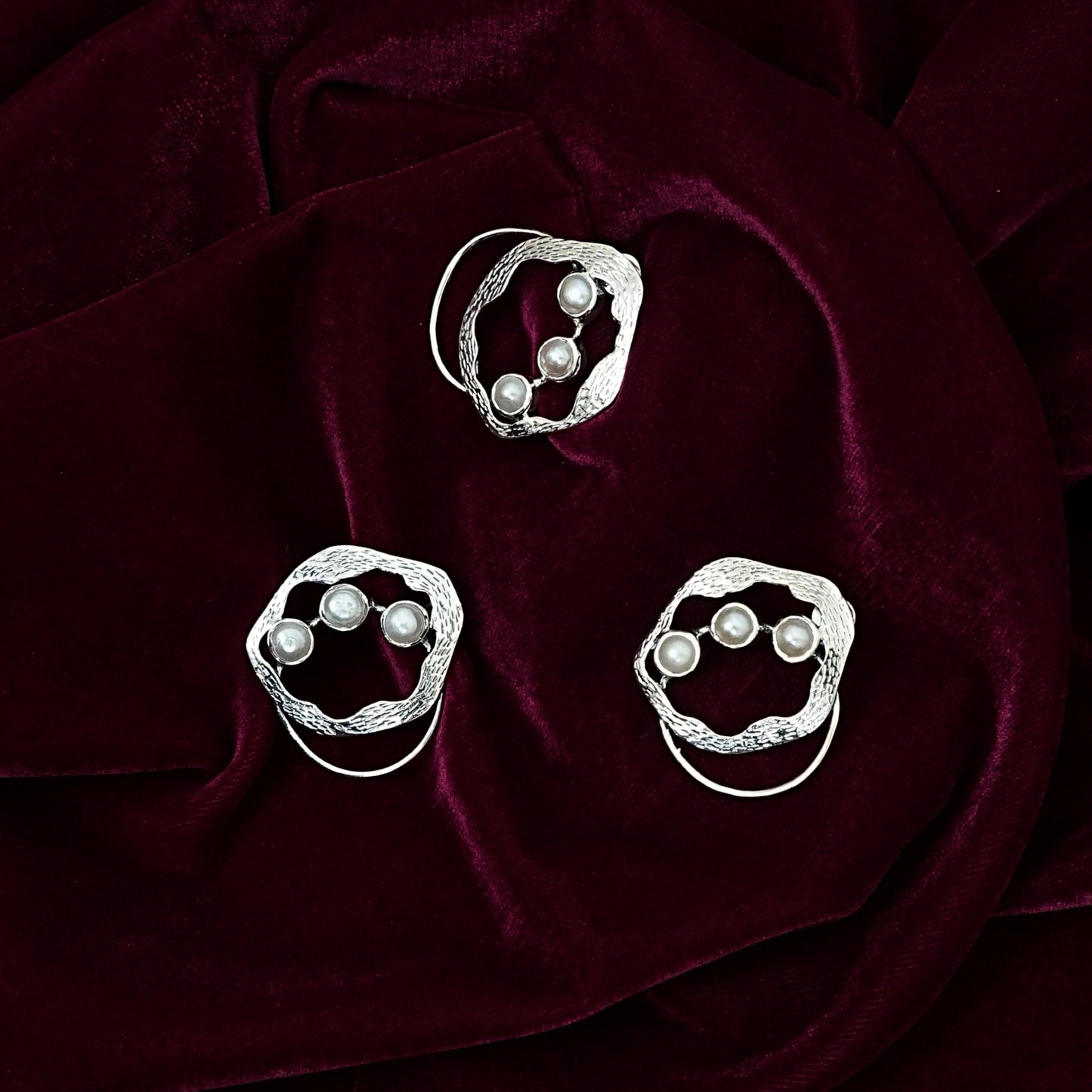 Sterling Silver Pendant Set – Textured Circular Motif with Real Pearls