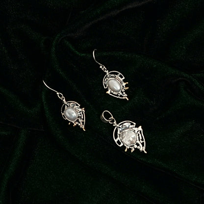 Sterling Silver Pendant Set – Ornate Dual-Tone Motif with Mother-of-Pearl