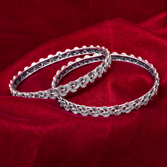 🌺 Engraved Silver Bangle