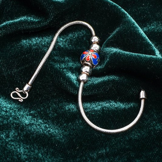 Women’s Silver Snake Chain Bracelet – Floral Bead Centerpiece (Size 7.5 inch)