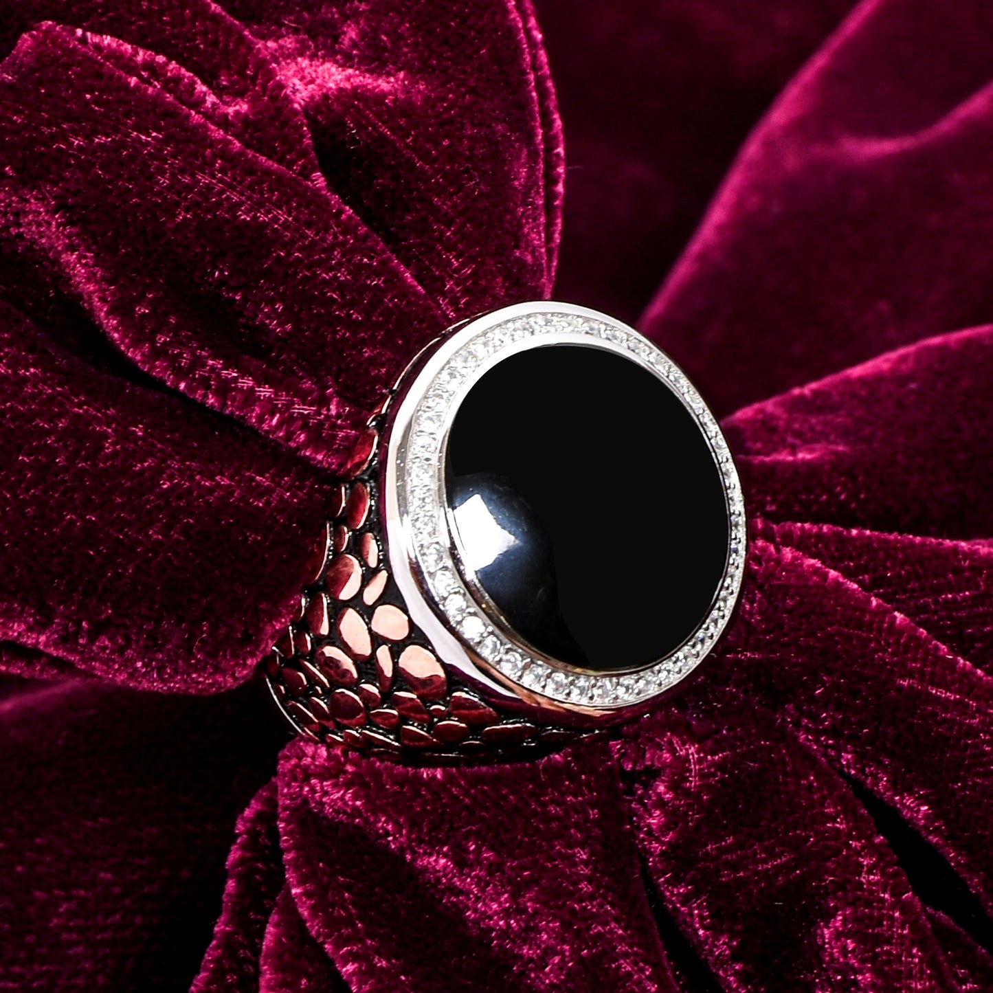 Men's Silver Ring – Black Stone with Halo & Scaled Band