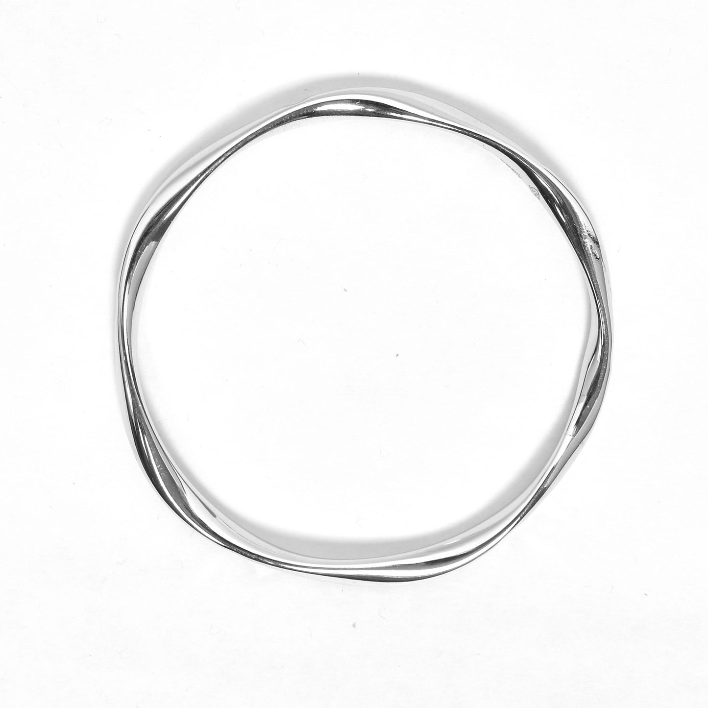 Contemporary Silver Bangle – Sculpted Minimalist Design (Size 2-6 / 6 cm)
