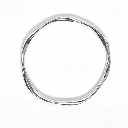 Contemporary Silver Bangle – Sculpted Minimalist Design (Size 2-6 / 6 cm)