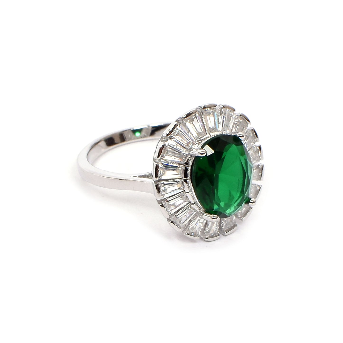 Oval Green Gemstone Ring – Radiant Elegance (Size 12)
